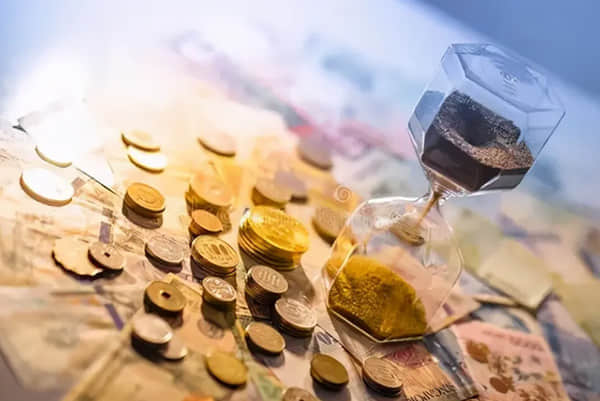 光伏三巨头合计亏损超百亿 企业各抛经营改善计划